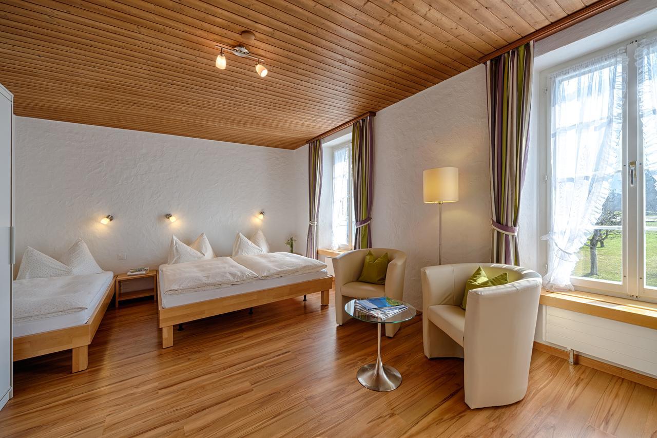 Neuhaus Golf- & Strandhotel Unterseen Extérieur photo